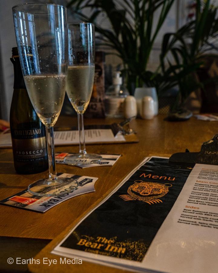The Bear Inn 랸도베리 외부 사진